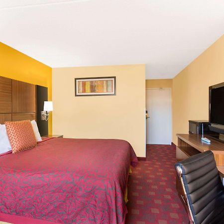 Days Inn By Wyndham Leominster/Fitchburg Area Экстерьер фото