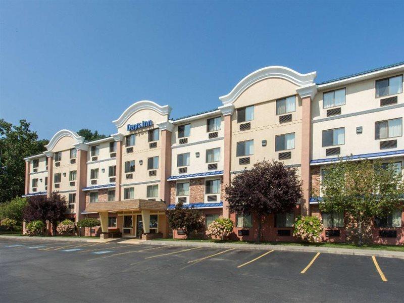 Days Inn By Wyndham Leominster/Fitchburg Area Экстерьер фото