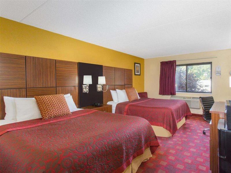 Days Inn By Wyndham Leominster/Fitchburg Area Экстерьер фото