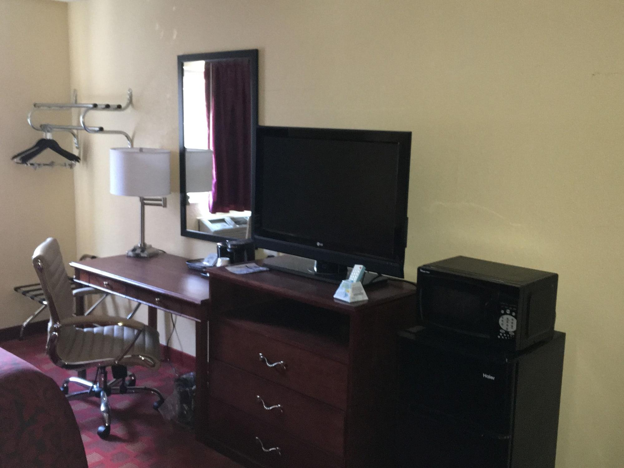 Days Inn By Wyndham Leominster/Fitchburg Area Экстерьер фото