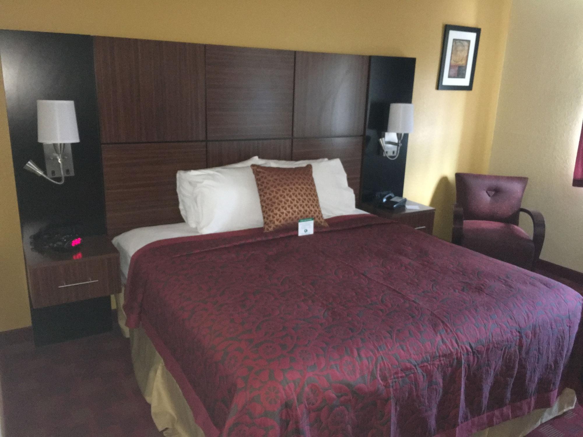 Days Inn By Wyndham Leominster/Fitchburg Area Экстерьер фото