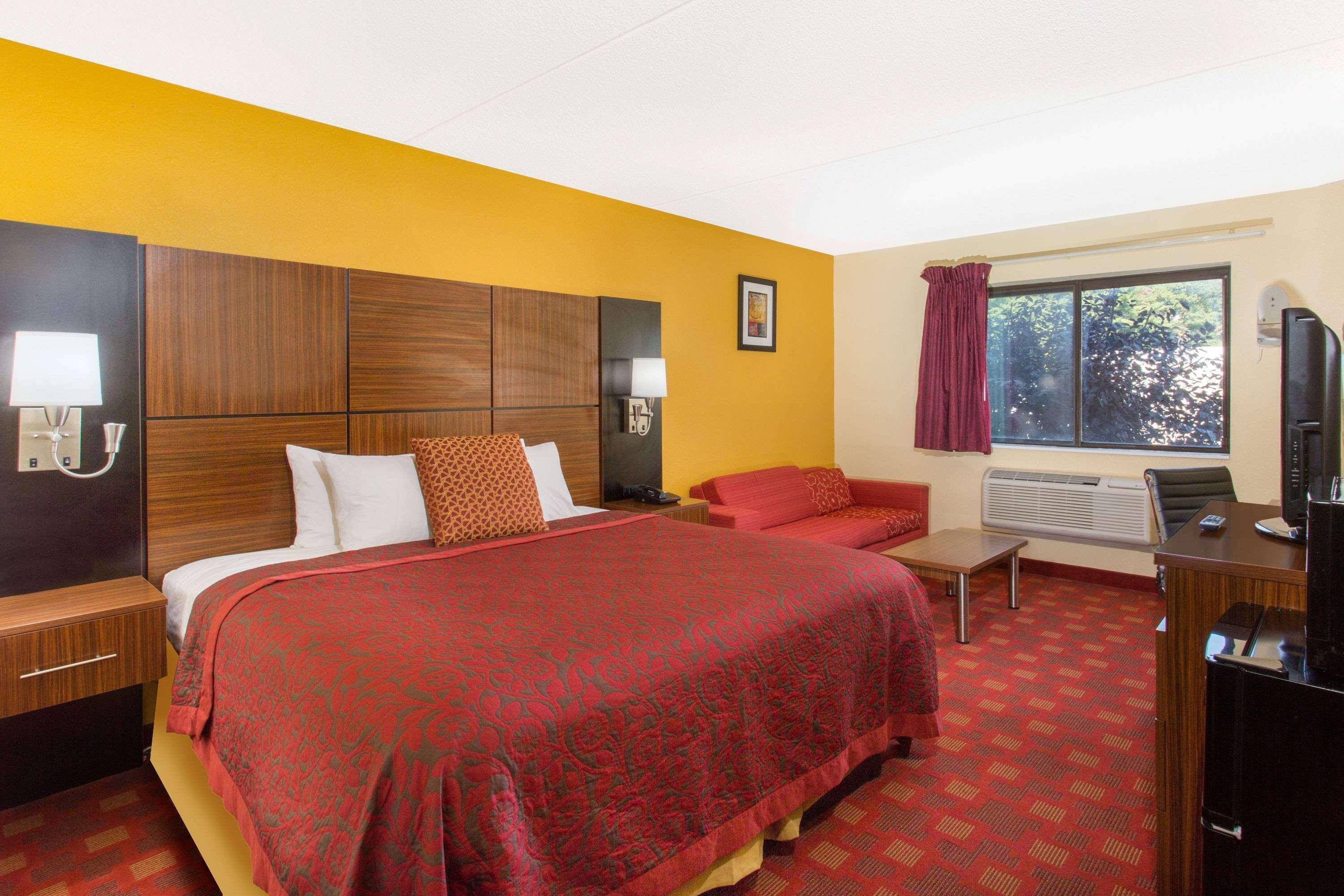 Days Inn By Wyndham Leominster/Fitchburg Area Экстерьер фото