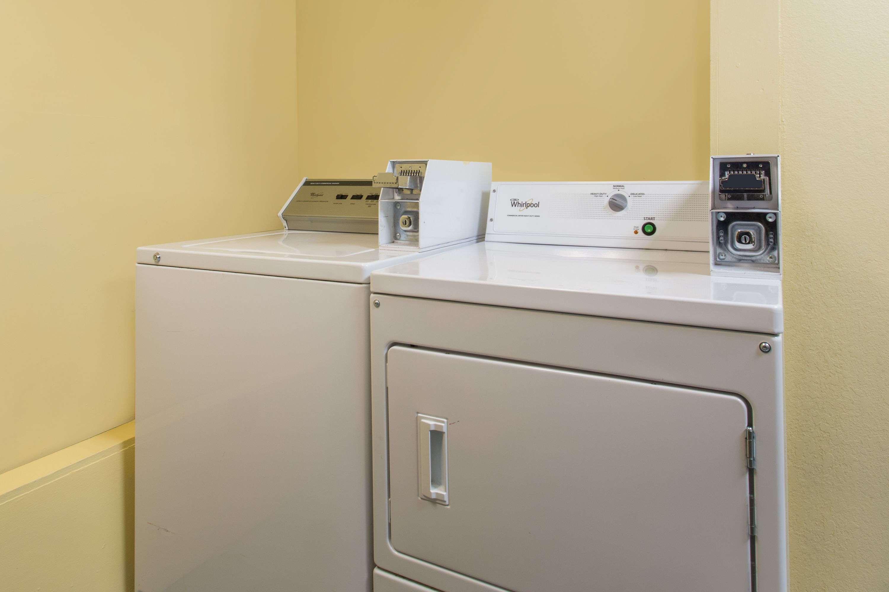 Days Inn By Wyndham Leominster/Fitchburg Area Экстерьер фото