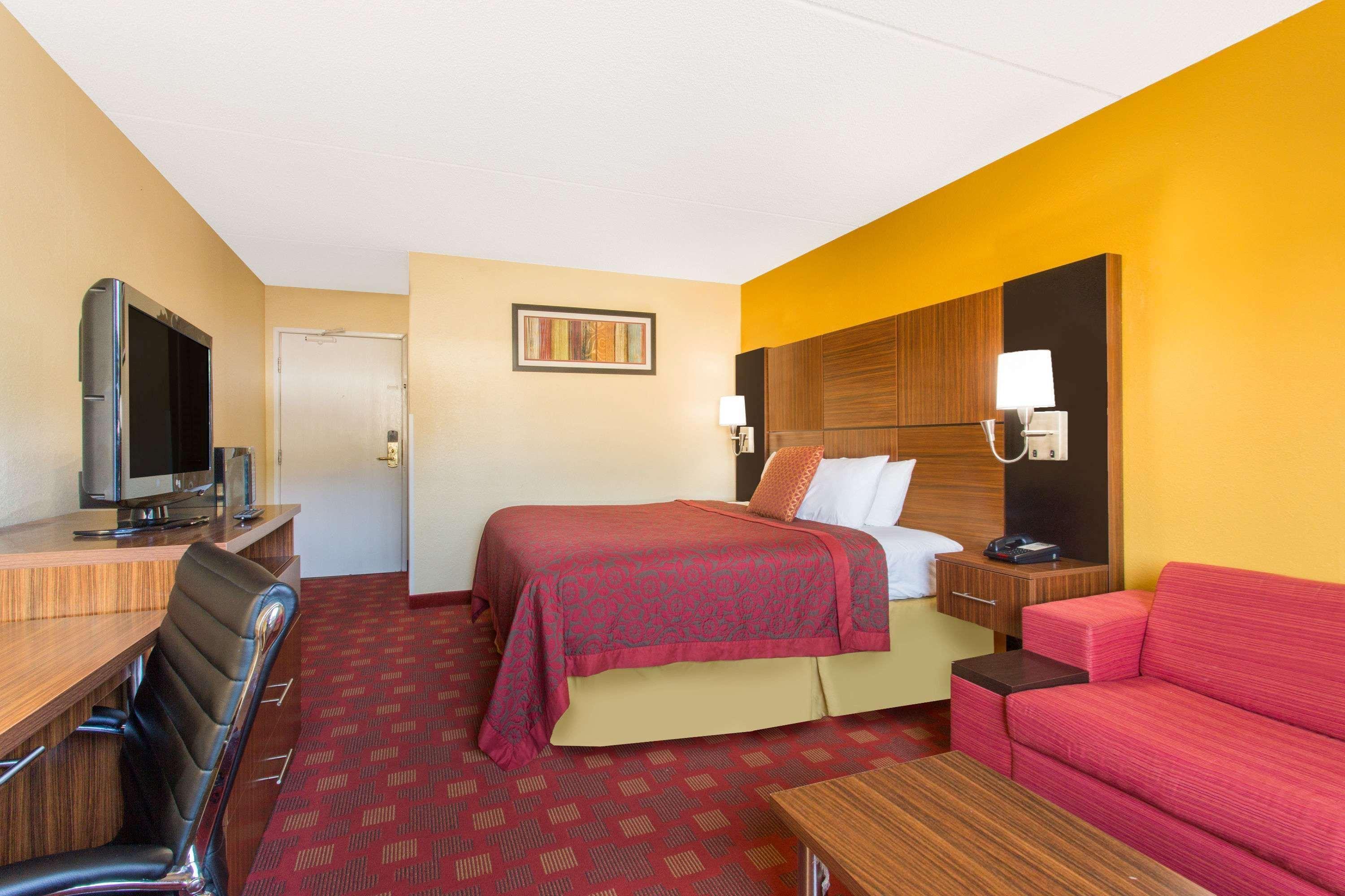 Days Inn By Wyndham Leominster/Fitchburg Area Экстерьер фото