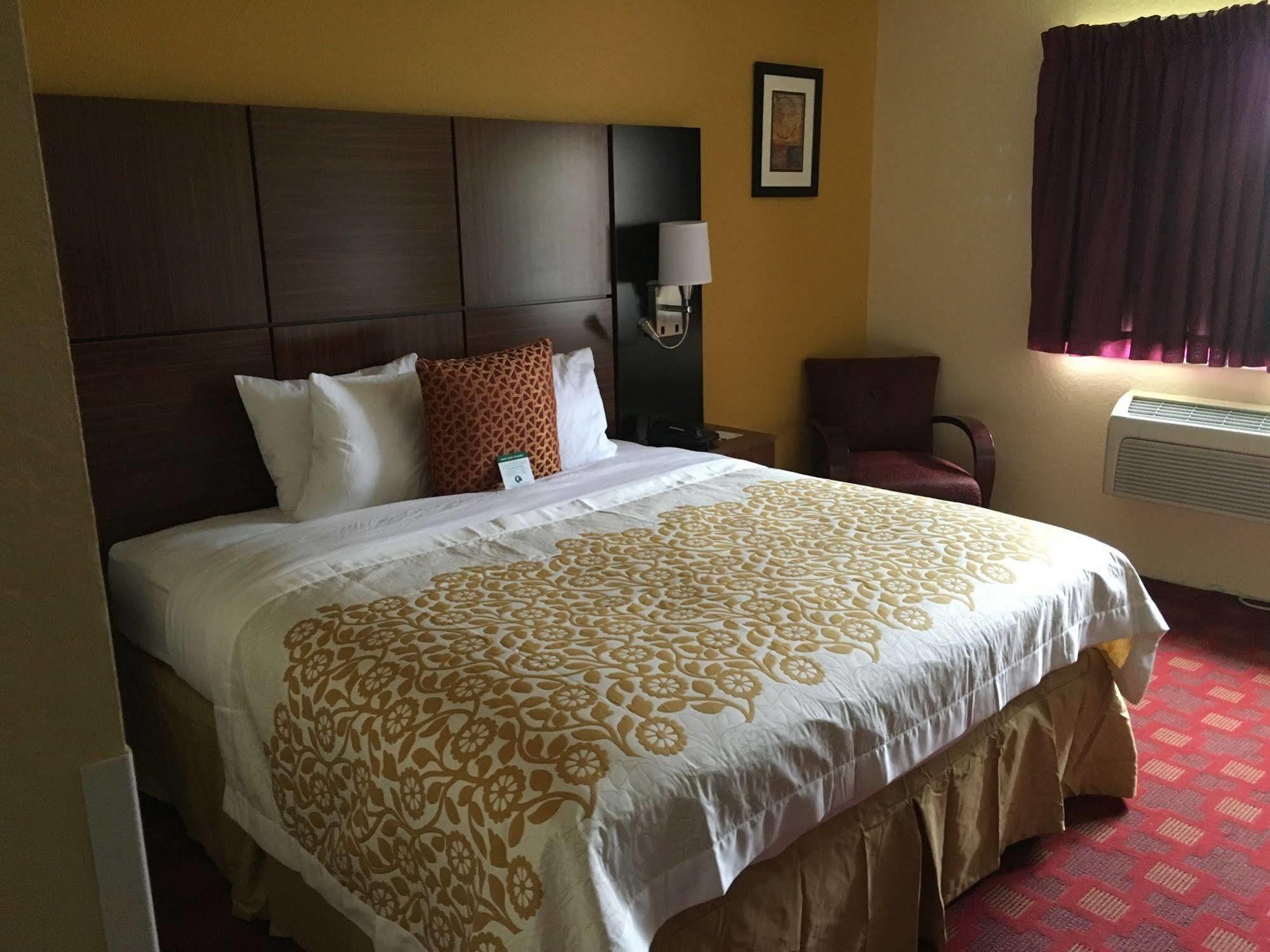 Days Inn By Wyndham Leominster/Fitchburg Area Экстерьер фото