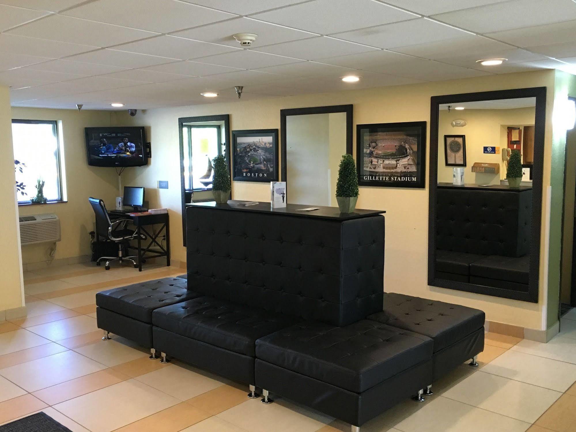 Days Inn By Wyndham Leominster/Fitchburg Area Экстерьер фото
